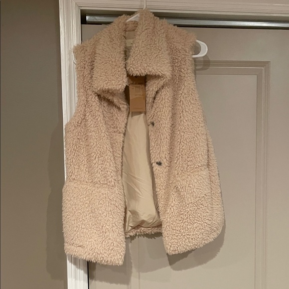 Tops - Cozy Cream Sherpa Vest